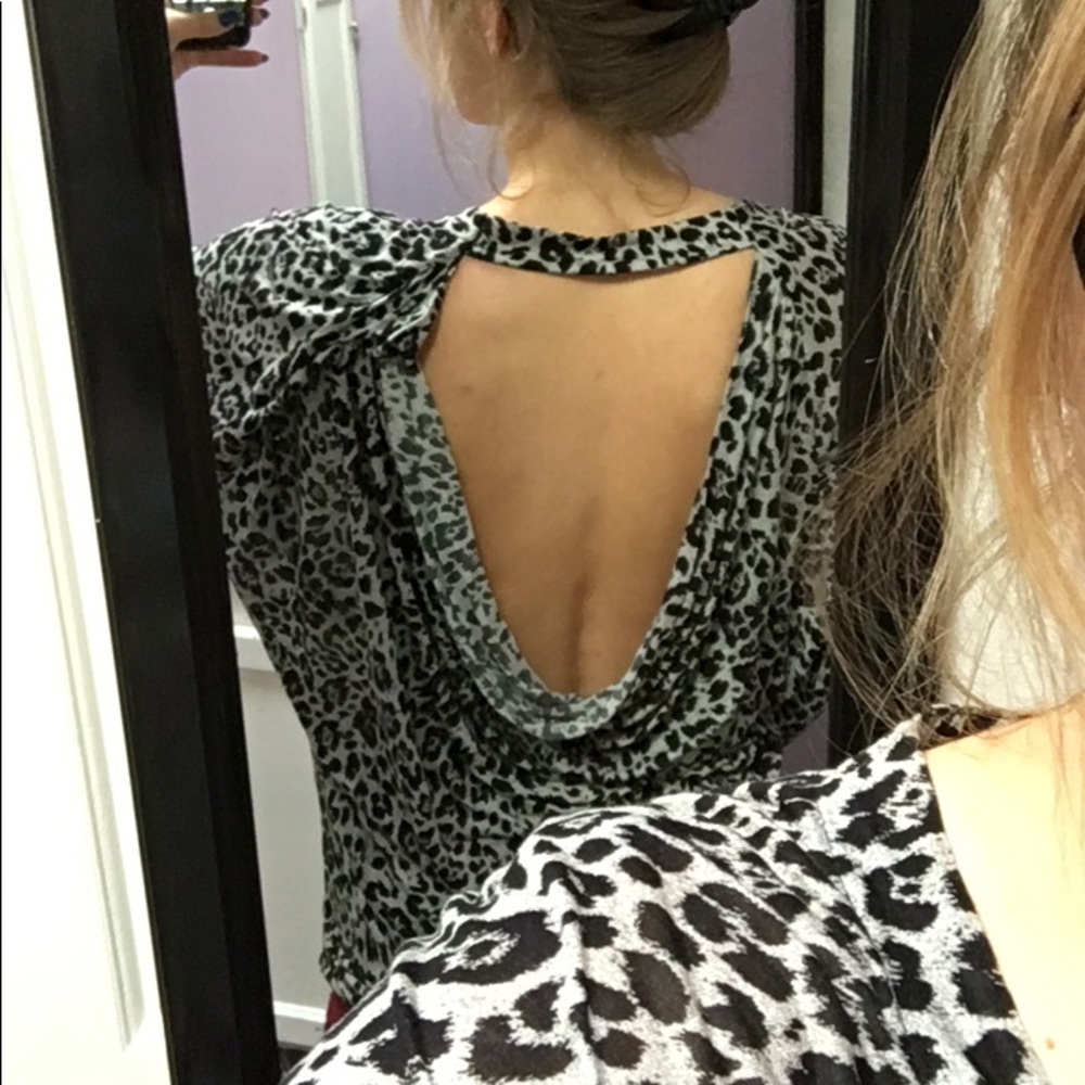 Super comfy open back long sleeve shirt